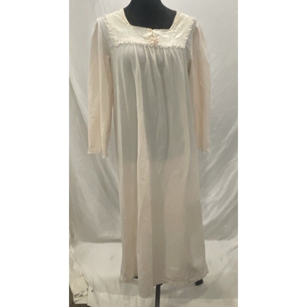 Vintage Nightgown Barbizon flannel fleece  Embroidered Grannycore Pink